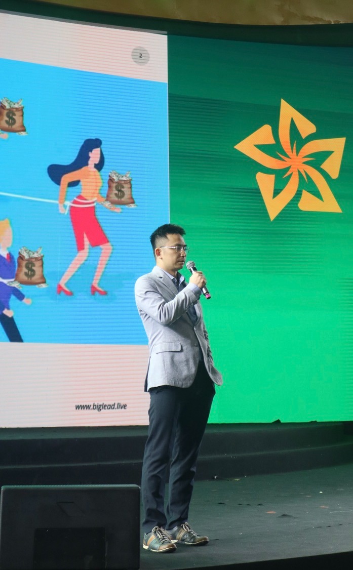 Ảnh 6: CEO Thắng Lê Đa Kênh làm diễn giả tại sự kiện triển lãm Mùa Thu 2025