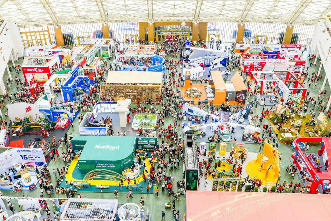 Ảnh 3: Hội chợ - điểm hẹn của xúc tiến thương mại và đầu tư