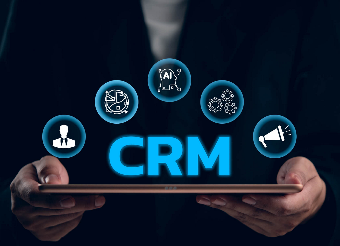 Ảnh 9: Xu hướng CRM 2026 - trí tuệ nhân tạo và cá nhân hoá quy mô lớn (Hyper - Personalization)